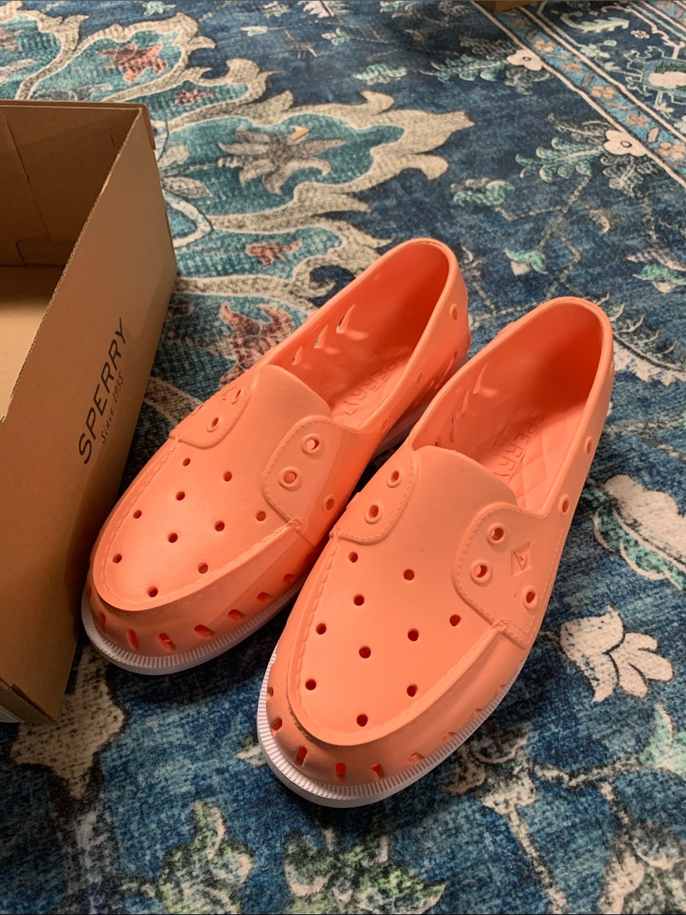 Sperry float on slip lake shoes peach 9 new